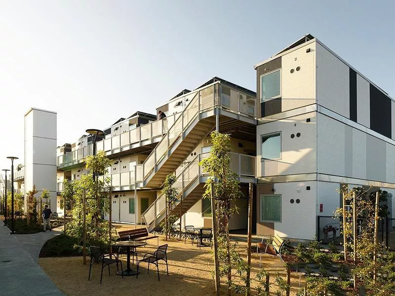 Олон түүхтэй угсармал контейнерийн байшингууд